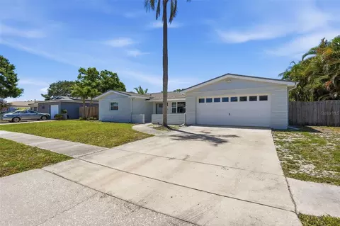 9276 79th Ave, Seminole, FL 33777