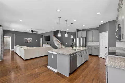 Kitchen - 11807 Harpswell Dr, Riverview, FL 33579 photo 5 of 5