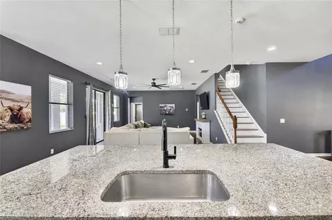 Kitchen - 11807 Harpswell Dr, Riverview, FL 33579 photo 4 of 5