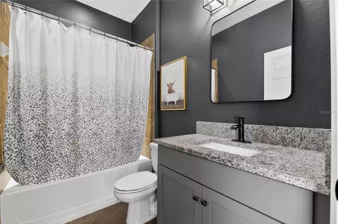 Bath - 11807 Harpswell Dr, Riverview, FL 33579 photo 1 of 3