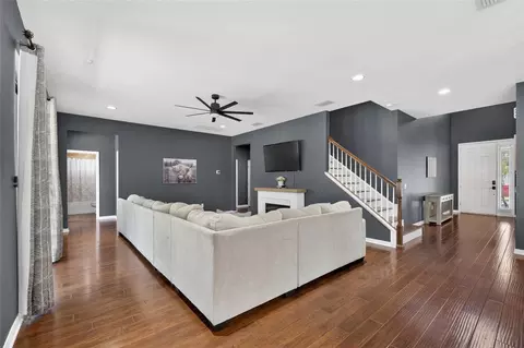 Living - 11807 Harpswell Dr, Riverview, FL 33579 photo 1 of 2