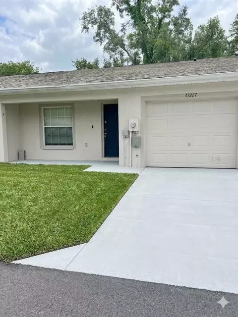 37227 Grassy Hill Ln, Dade City, FL 33525