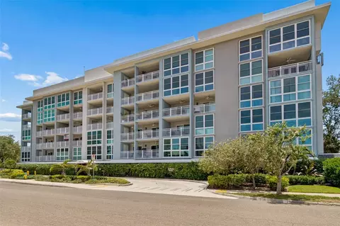 160 Columbia Dr #206, Tampa, FL 33606