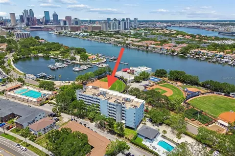 160 Columbia Dr #206, Tampa, FL 33606
