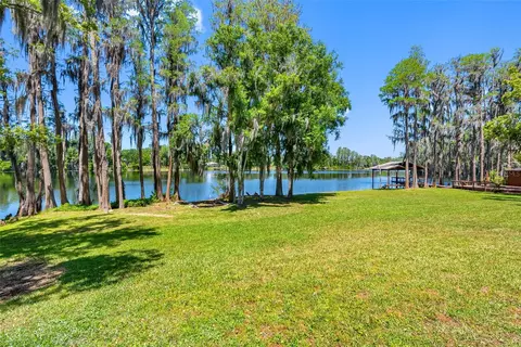 304 Lake Kell Ct, Lutz, FL 33549