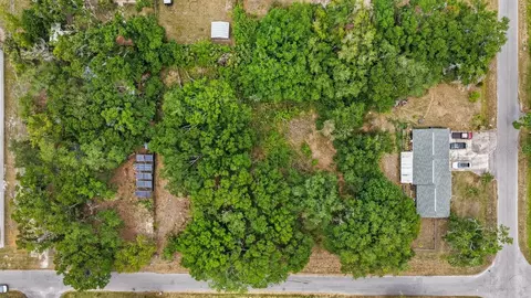 704 1st Ave NE, Ruskin, FL 33570