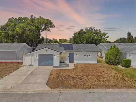 10823 Casa Grande Ave, Port Richey, FL 34668