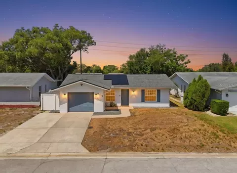 10823 Casa Grande Ave, Port Richey, FL 34668