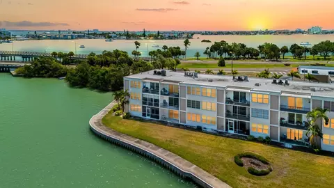 7401 Bay Island Dr S #337, South Pasadena, FL 33707