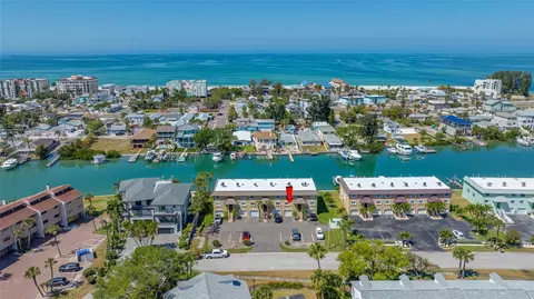 12424 Capri Cir N #5, Treasure Island, FL 33706