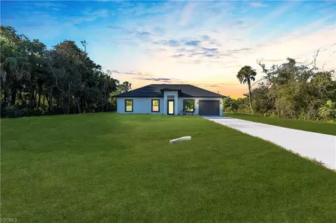 644 Woodcrest Dr, Lehigh Acres, FL 33972