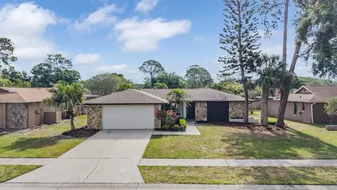 3643 Fairway Forest Cir, Palm Harbor, FL 34685