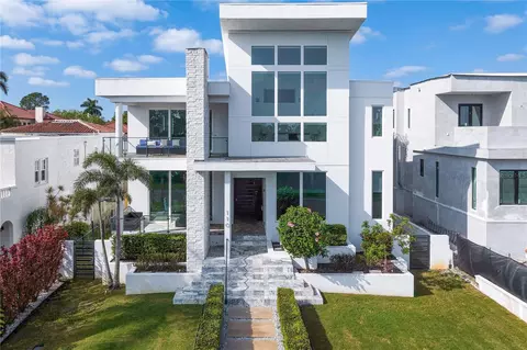 110 Palmera Blvd NE, Saint Petersburg, FL 33704