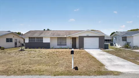 7523 Briarwood Dr, Port Richey, FL 34668
