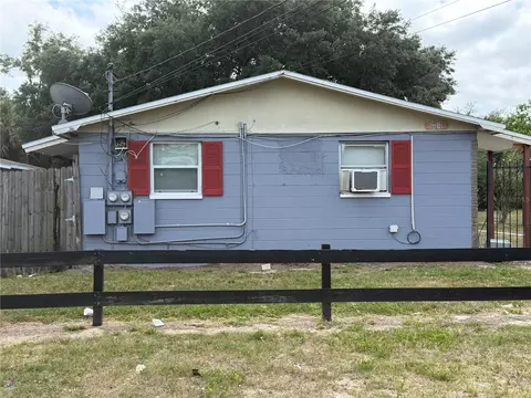 9407 Grandfield Rd, Thonotosassa, FL 33592