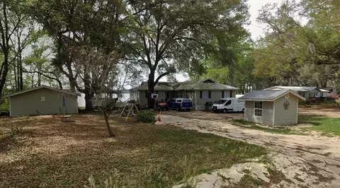 101 Walker Dr, Interlachen, FL 32148