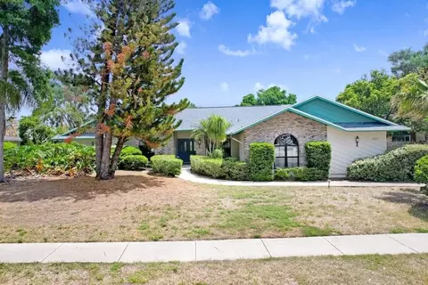 507 Sportsman Park Dr, Seffner, FL 33584
