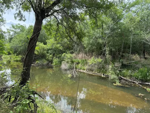 3205 Park Dr, Dade City, FL 33523