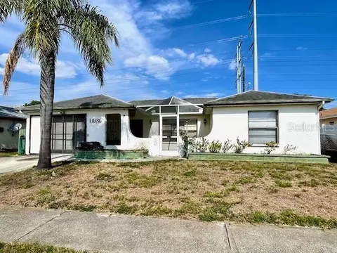 1202 Mandarin Dr, Holiday, FL 34691