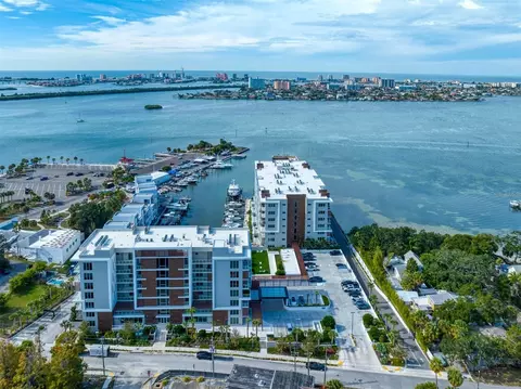 900 N Osceola Ave #401, Clearwater, FL 33755