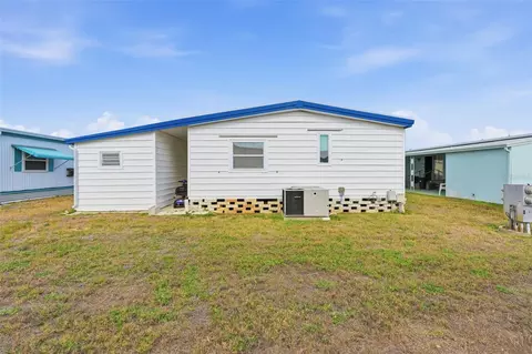 2049 Manoa Dr, Holiday, FL 34691