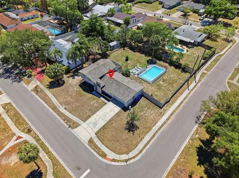 721 Village Pl, Brandon, FL 33511