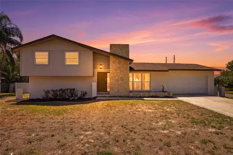 721 Village Pl, Brandon, FL 33511