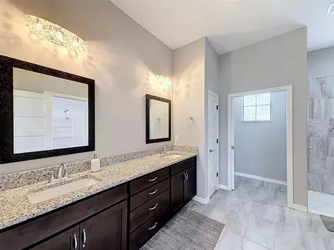 Bath - 1381 N Spend A Buck Dr, Hernando, FL 34442 photo 4 of 8