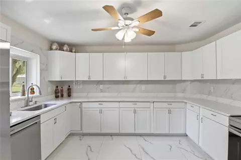 Kitchen - 67 Cove Rd, Inglis, FL 34449 photo 1 of 4