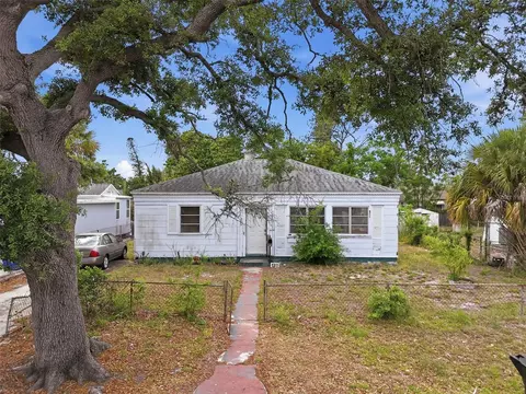 329 Kingston St S, Saint Petersburg, FL 33711