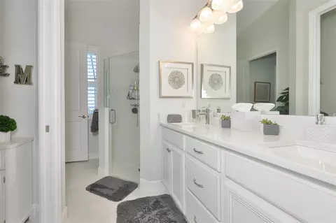 Bath - 12421 Glenridge Ln, Parrish, FL 34219 photo 2 of 3