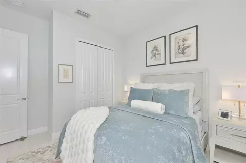 Bedroom - 12421 Glenridge Ln, Parrish, FL 34219 photo 6 of 7