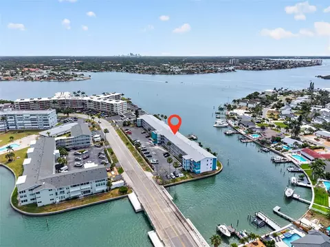 1893 Shore Dr S #214, South Pasadena, FL 33707