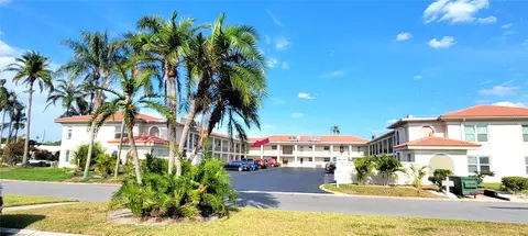 10351 Regal Dr #18, Largo, FL 33774