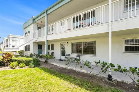 5216 81st St N #2, Saint Petersburg, FL 33709