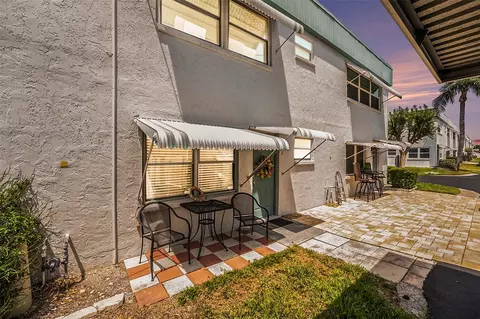 5216 81st St N #2, Saint Petersburg, FL 33709