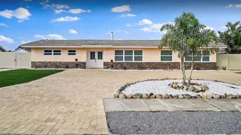 245 78 Th Ave N, Saint Petersburg, FL 33702