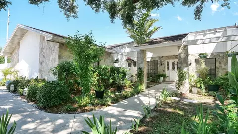 1307 Normandy Cir, Palm Harbor, FL 34683
