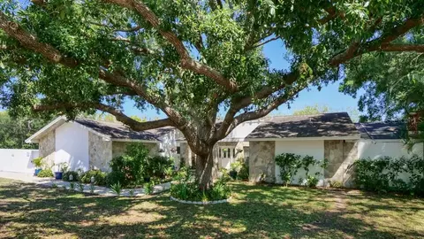 1307 Normandy Cir, Palm Harbor, FL 34683