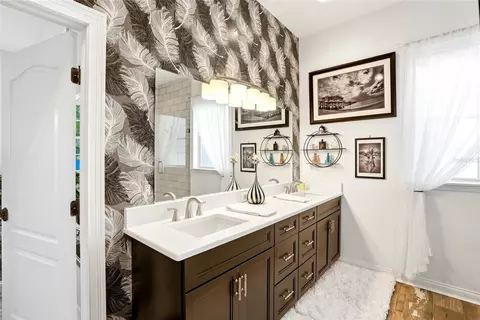 Bath - 13227 110th Ave, Largo, FL 33774 photo 1 of 8