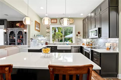 Kitchen - 13227 110th Ave, Largo, FL 33774 photo 4 of 5