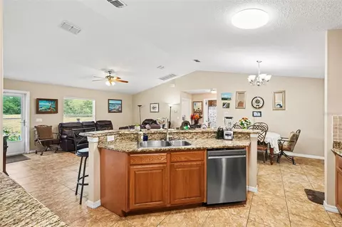 Kitchen - 3147 Sydney Dover Rd, Dover, FL 33527 photo 1 of 1