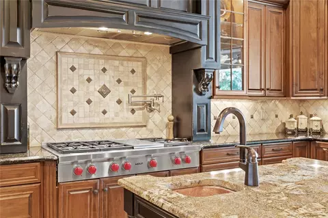 Kitchen - 9205 Post Rd, Odessa, FL 33556 photo 5 of 13