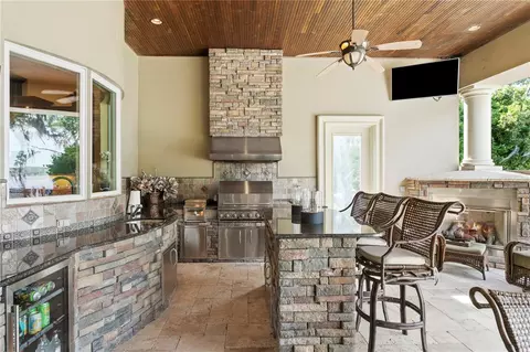 Kitchen - 9205 Post Rd, Odessa, FL 33556 photo 10 of 13