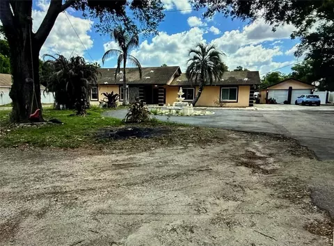 1212 S Taylor Rd, Seffner, FL 33584