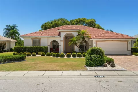 1134 Signature Dr, Sun City Center, FL 33573