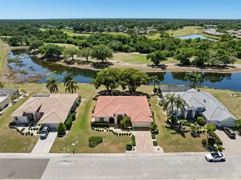 1134 Signature Dr, Sun City Center, FL 33573