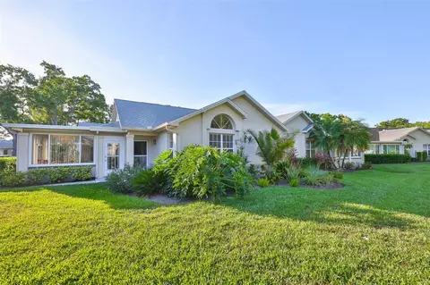 1115 Golfview Woods Dr, Sun City Center, FL 33573