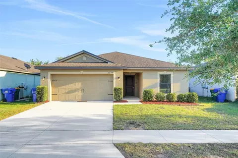 2659 Rotherham Rd, Tavares, FL 32778