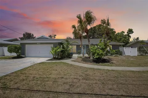 9622 Oakhurst Rd, Seminole, FL 33776